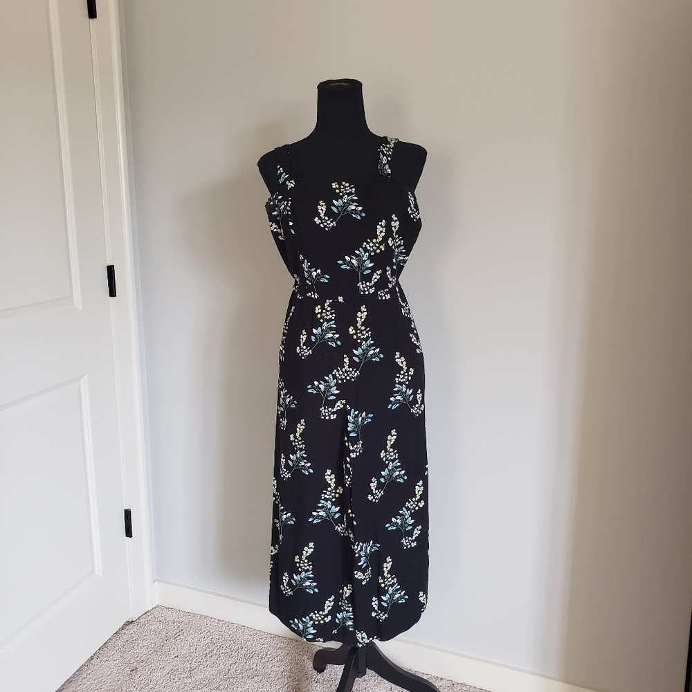 Loft Floral Jumpsuit Size Petite M